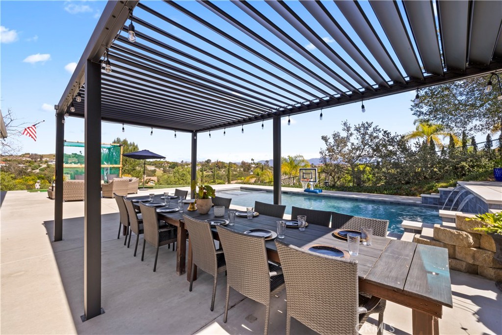 380 Highland Oaks Court