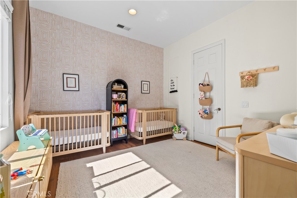 380 Highland Oaks Court