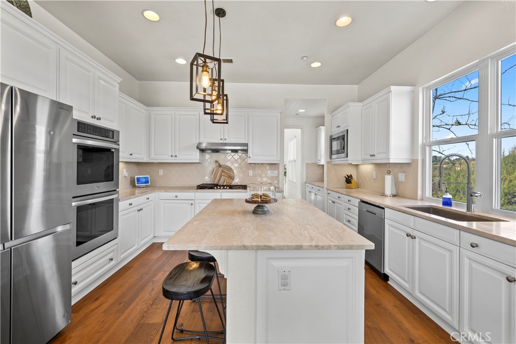 380 Highland Oaks Court