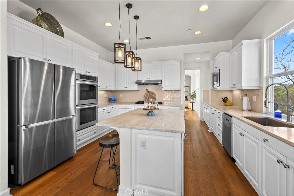 380 Highland Oaks Court