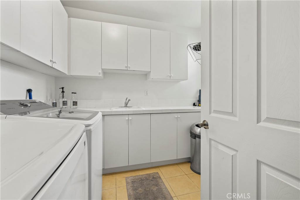 380 Highland Oaks Court