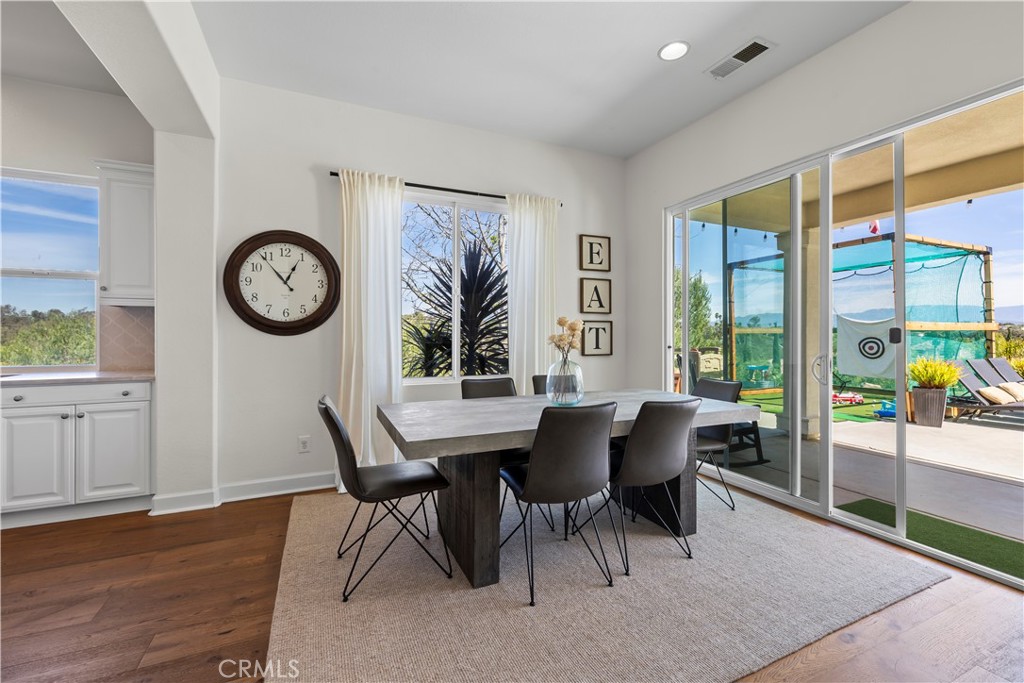 380 Highland Oaks Court