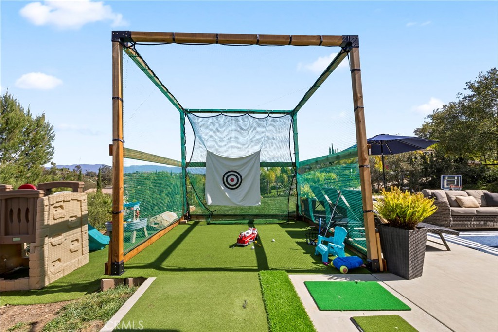 380 Highland Oaks Court