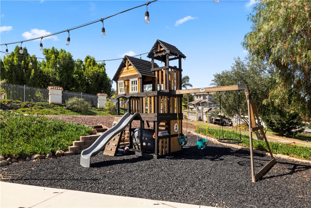 380 Highland Oaks Court