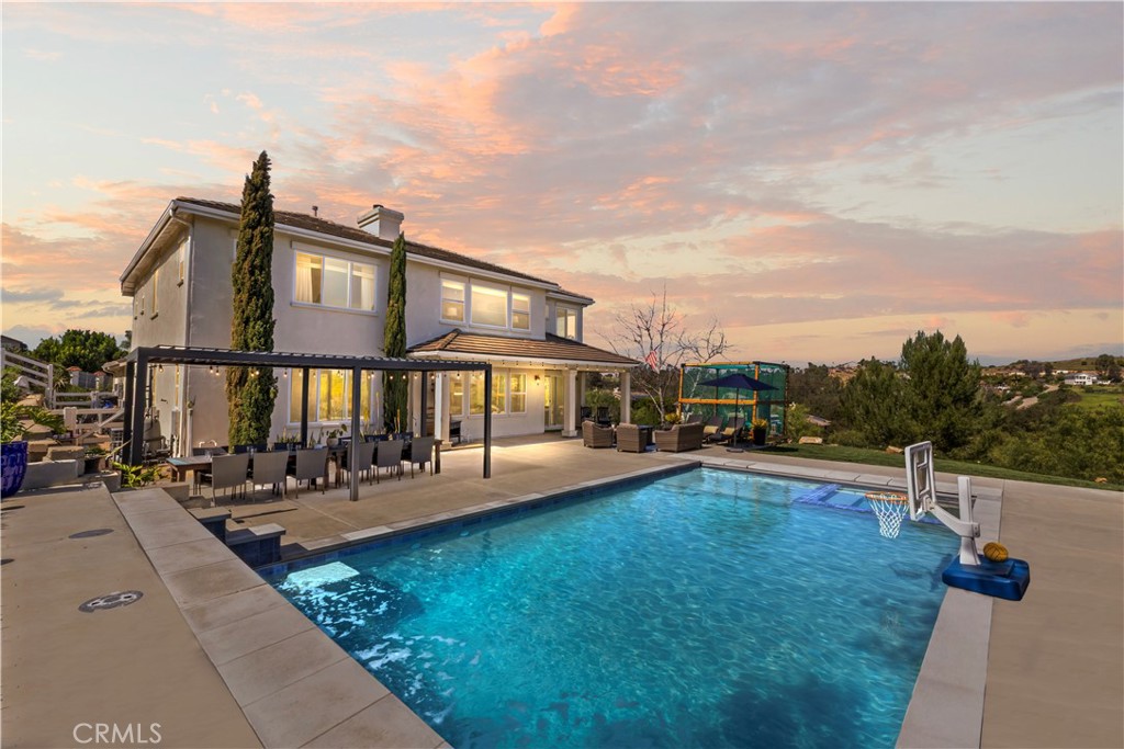 380 Highland Oaks Court