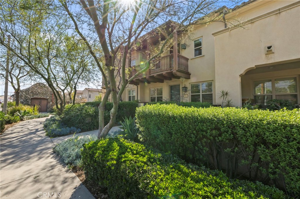 922 E Baseline Road