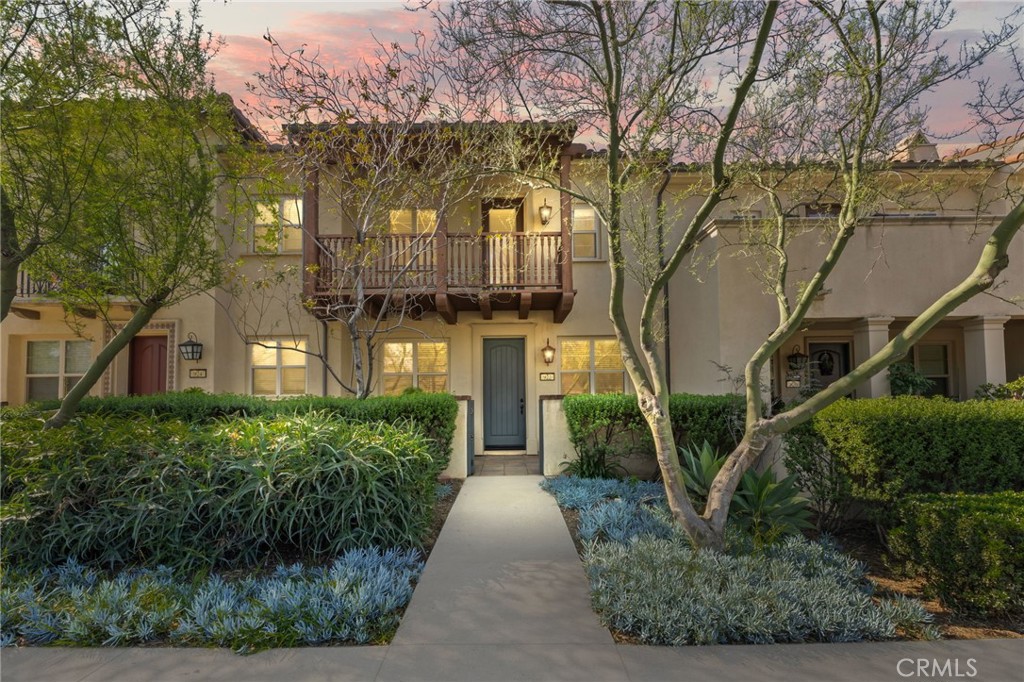 922 E Baseline Road