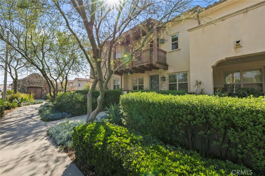 922 E Baseline Road