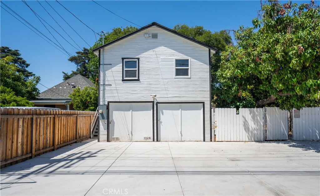 2240 6th Street Back House