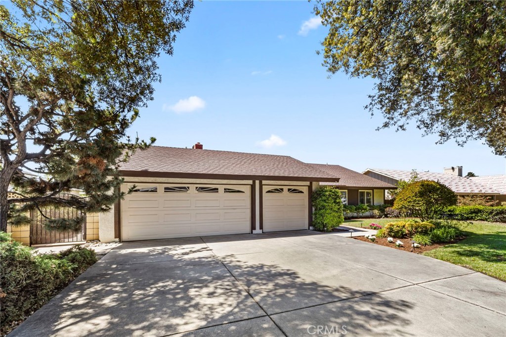 252 E Radcliffe Drive