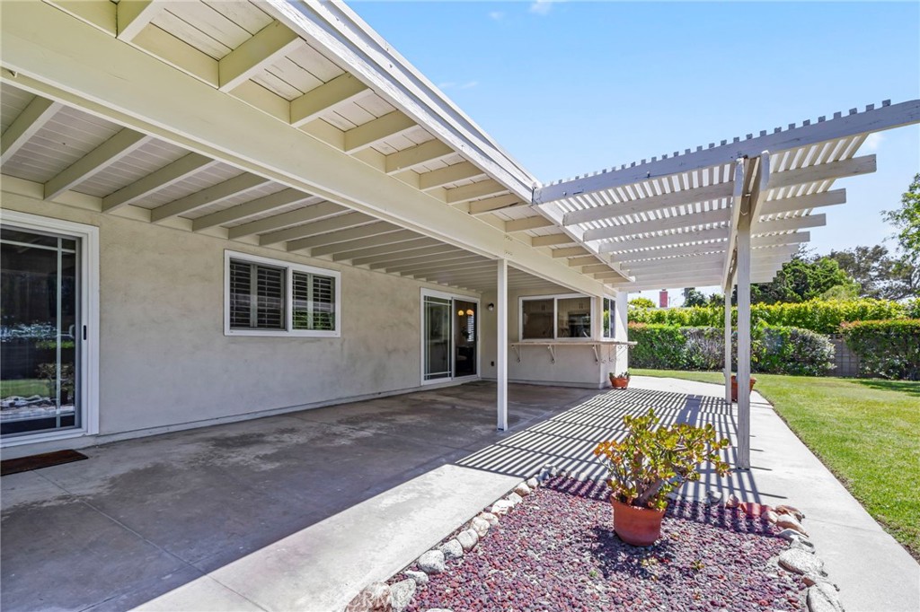 252 E Radcliffe Drive