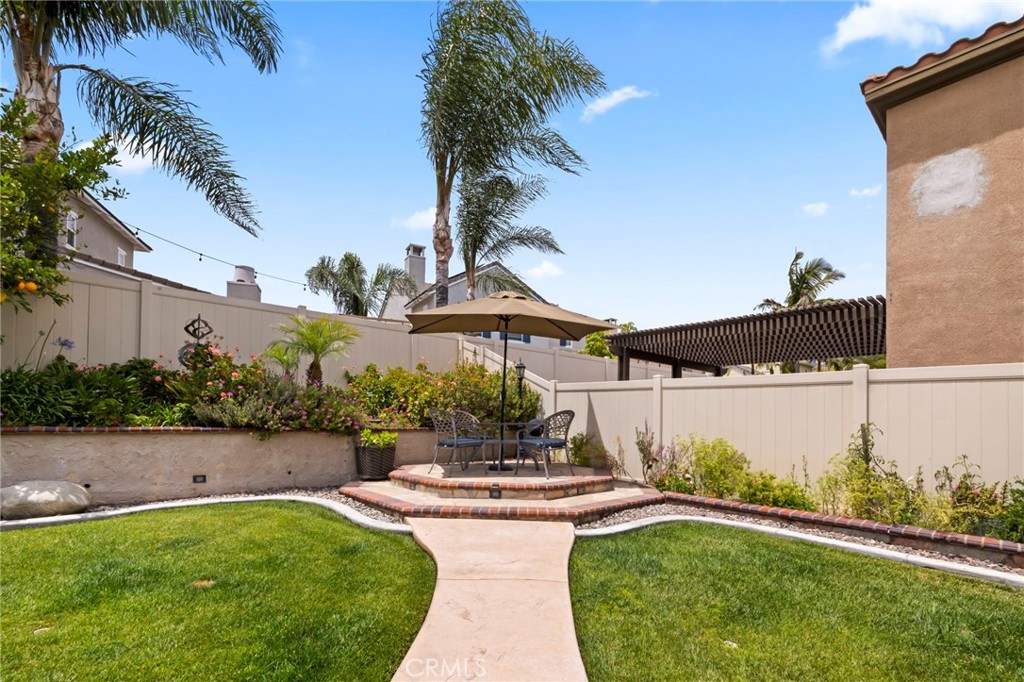 1705 Arthur Loop W