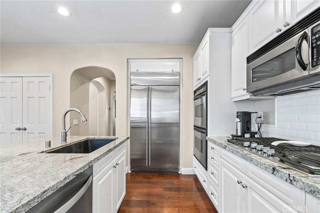 1705 Arthur Loop W