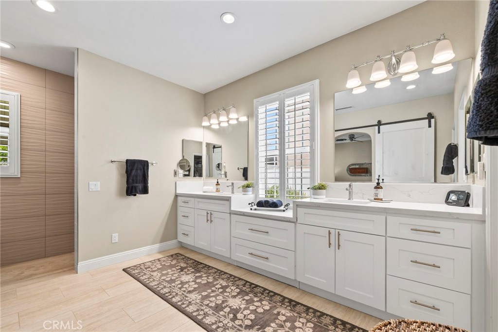 1705 Arthur Loop W