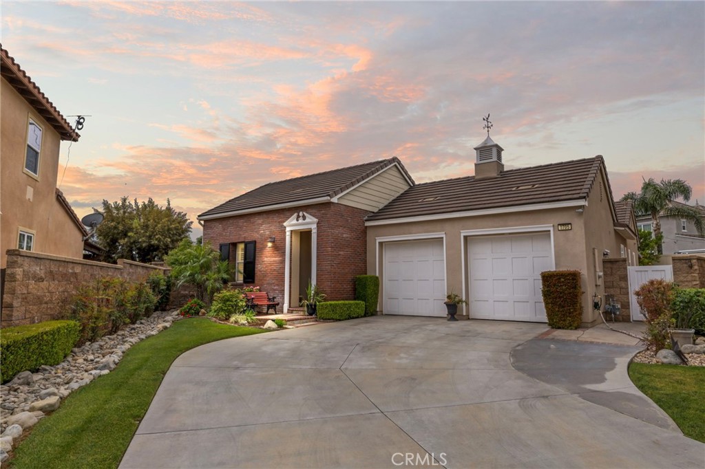 1705 Arthur Loop W