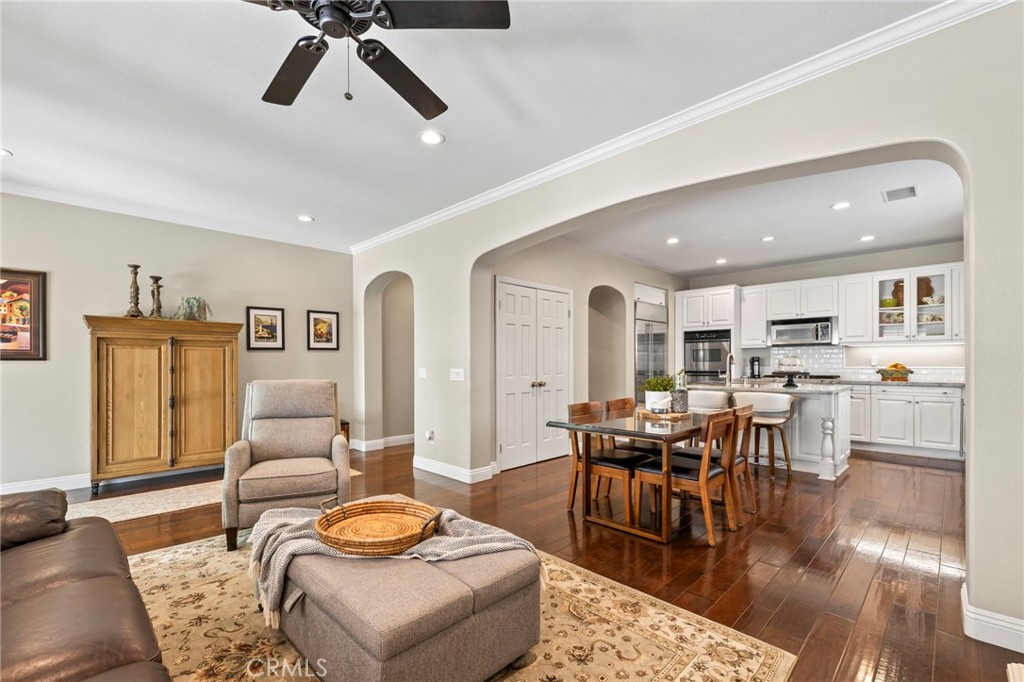 1705 Arthur Loop W