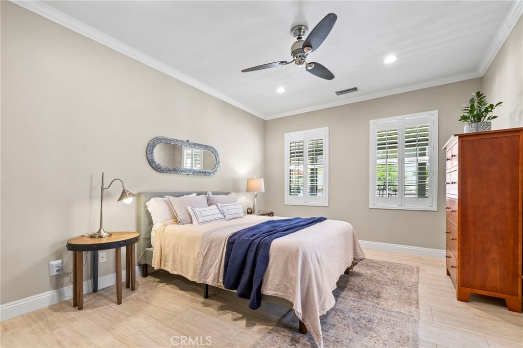 1705 Arthur Loop W