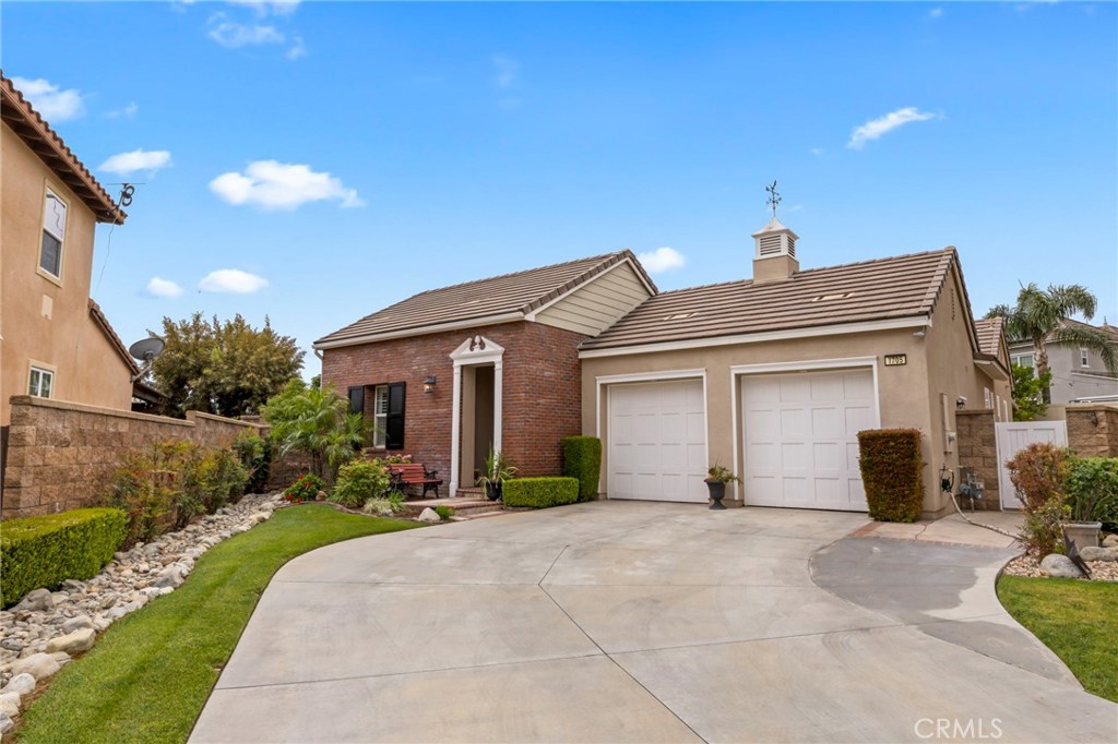 1705 Arthur Loop W