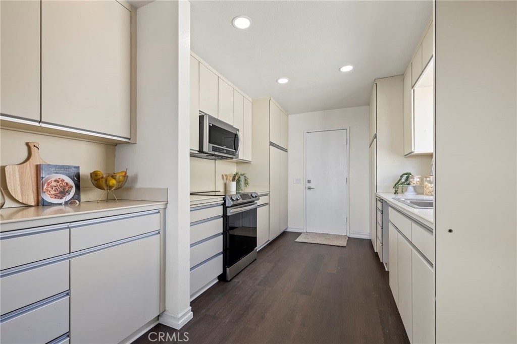 8451 Calle Carabe Court
