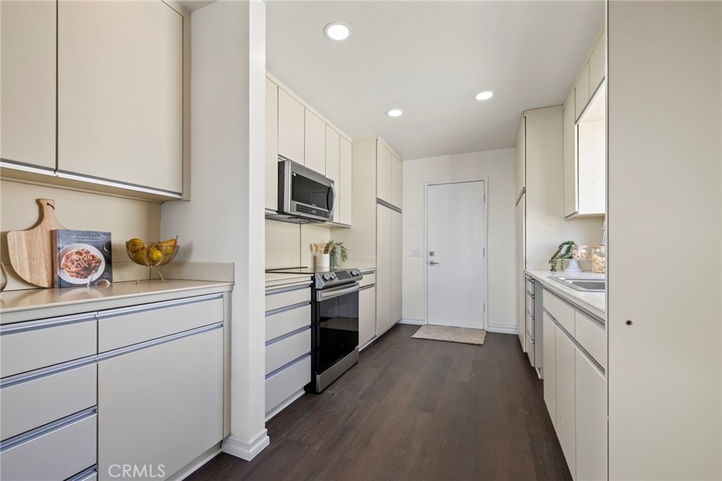 8451 Calle Carabe Court