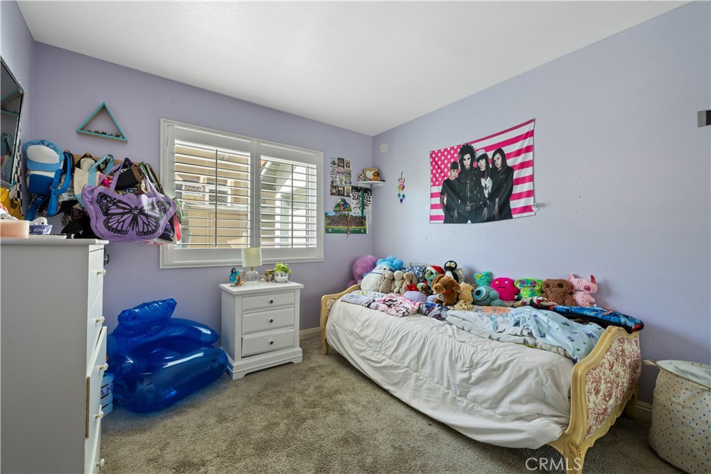 3906 N Flame Tree