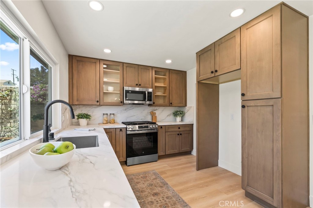 2614 Virginia Way