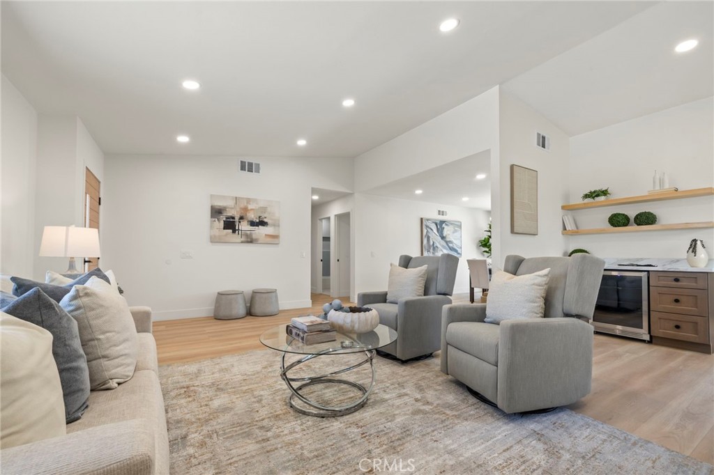 2614 Virginia Way