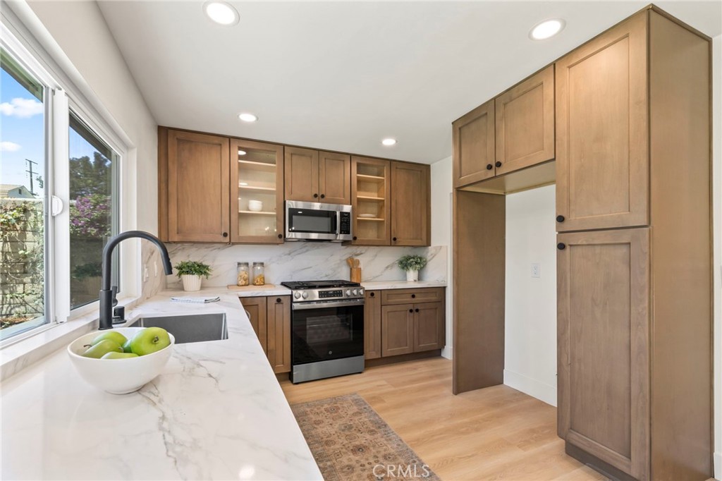 2614 Virginia Way