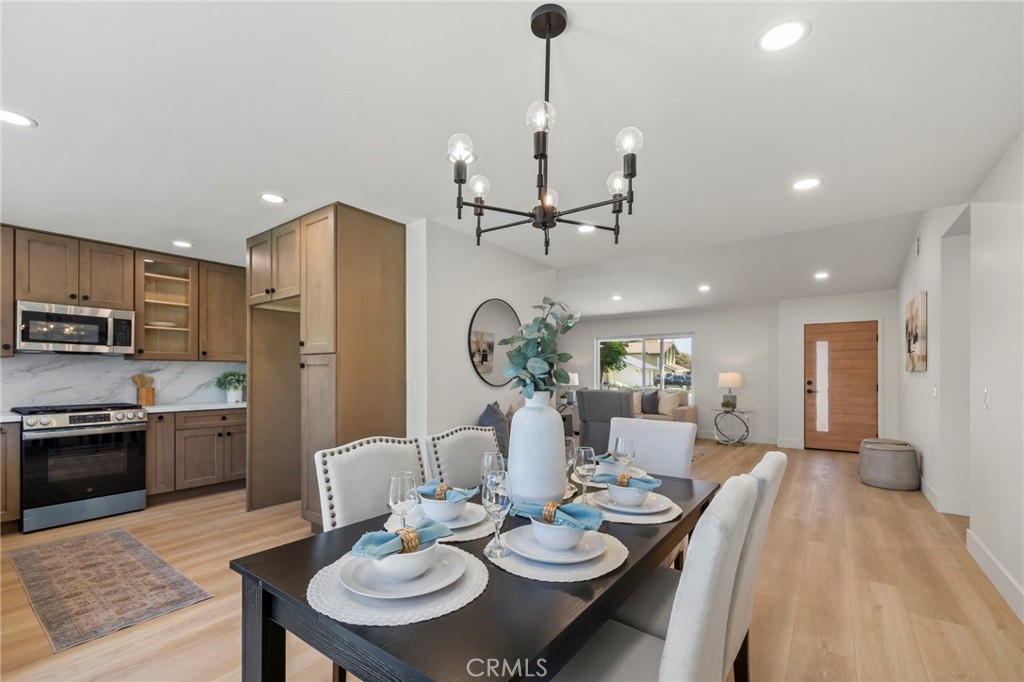 2614 Virginia Way
