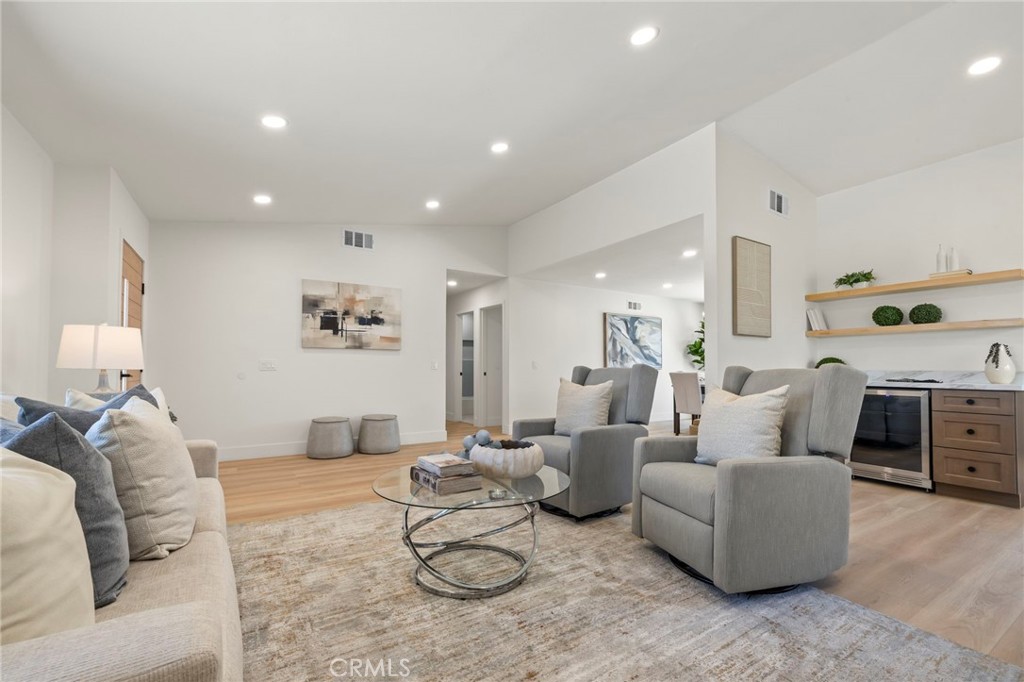 2614 Virginia Way