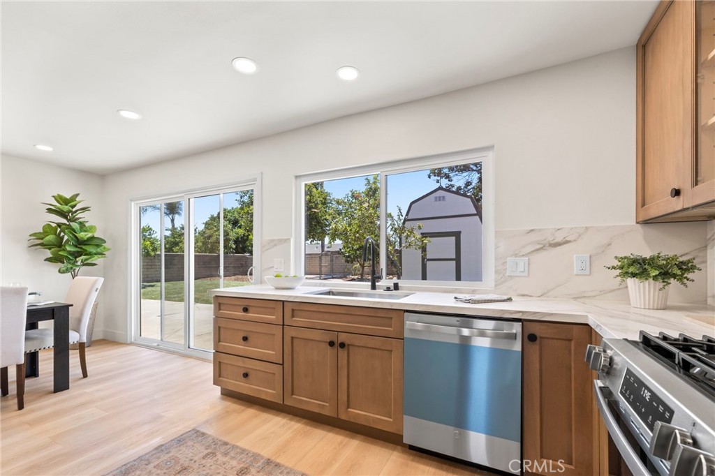 2614 Virginia Way