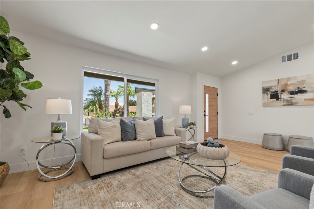 2614 Virginia Way