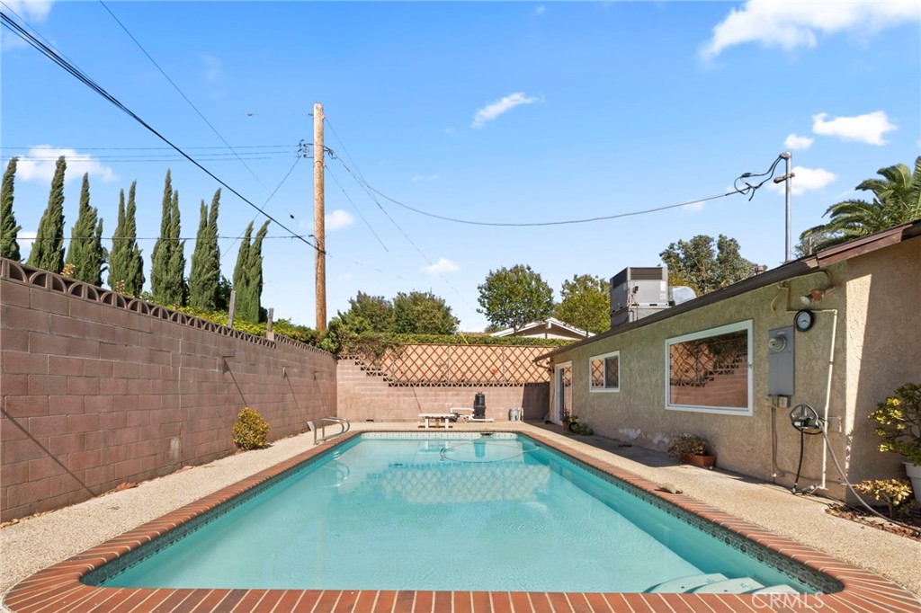 1483 Loma Sola Court