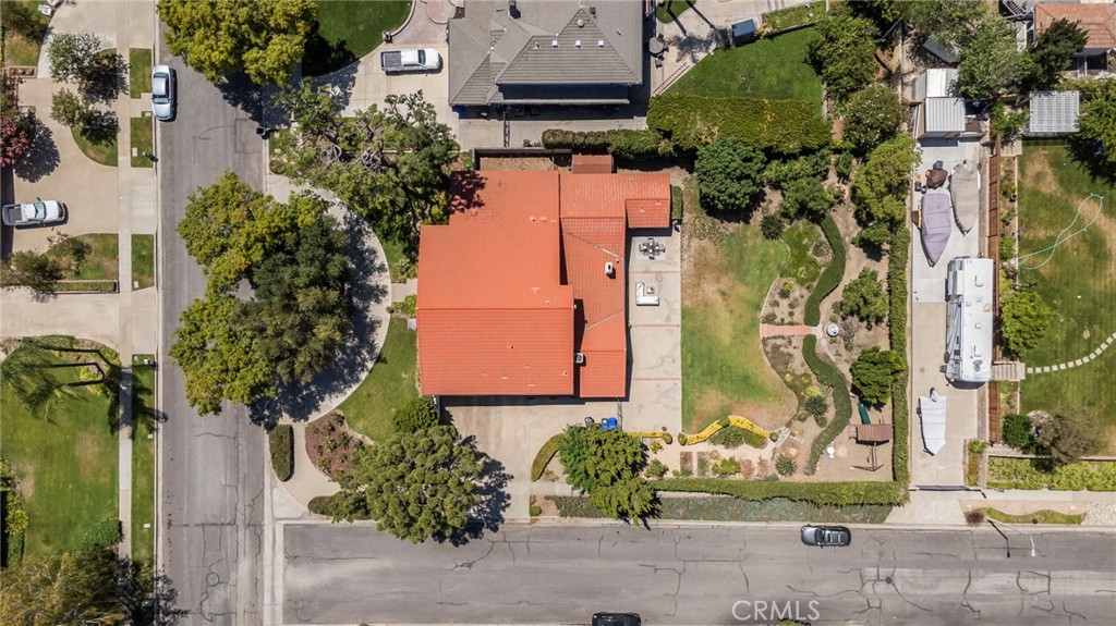 221 W Tennyson Street