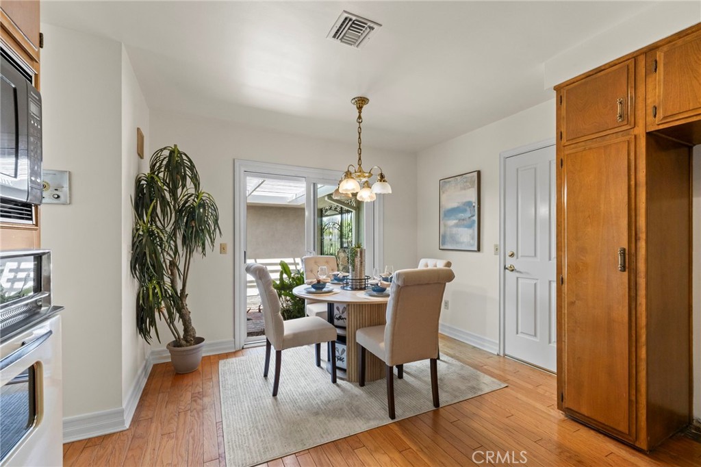 956 W 14th Street