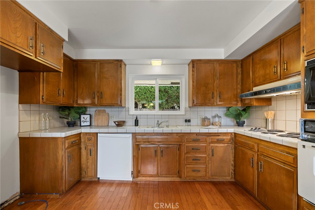 956 W 14th Street