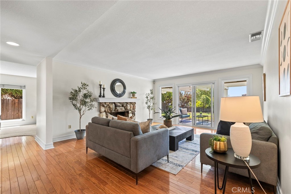 956 W 14th Street