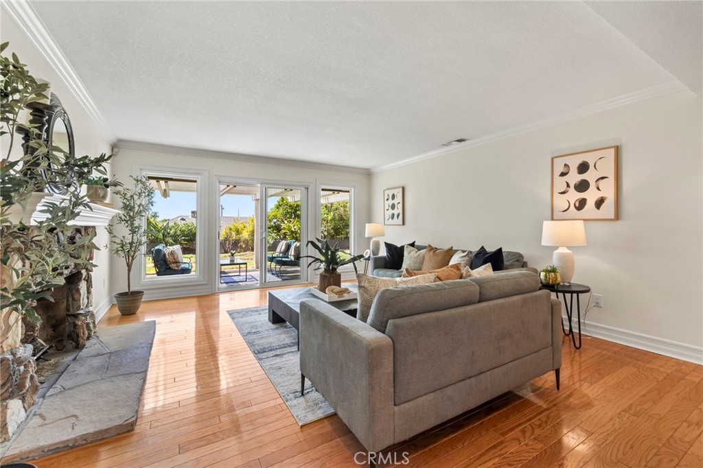956 W 14th Street