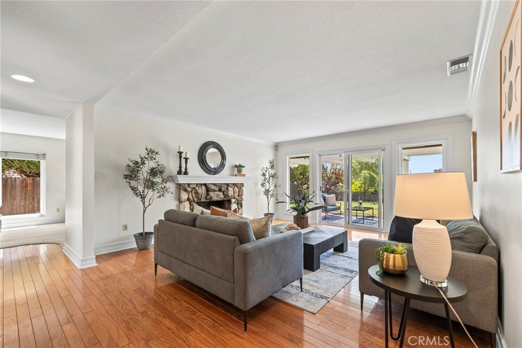 956 W 14th Street