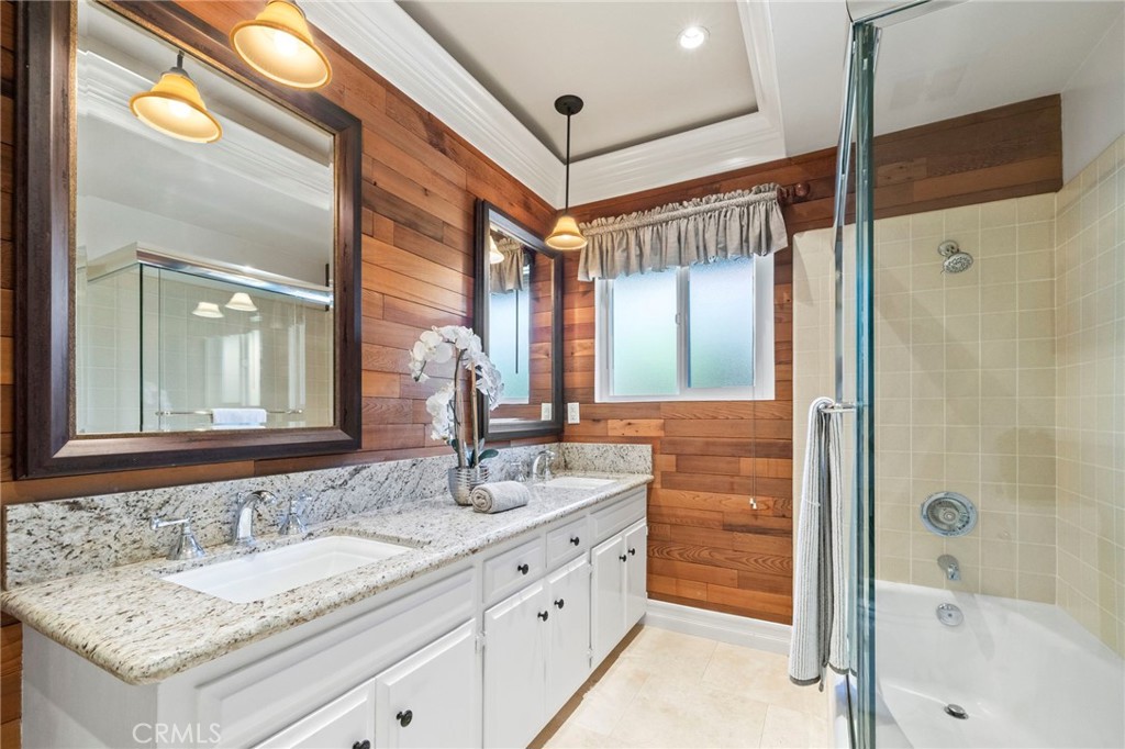956 W 14th Street