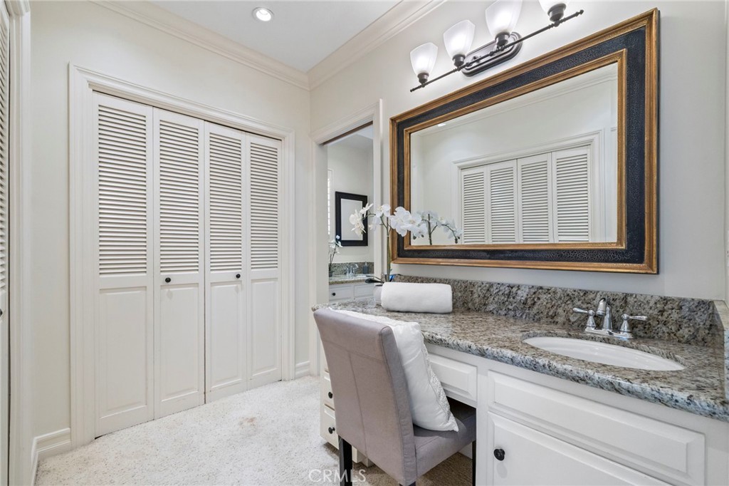 956 W 14th Street