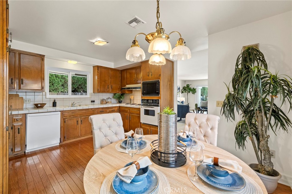 956 W 14th Street