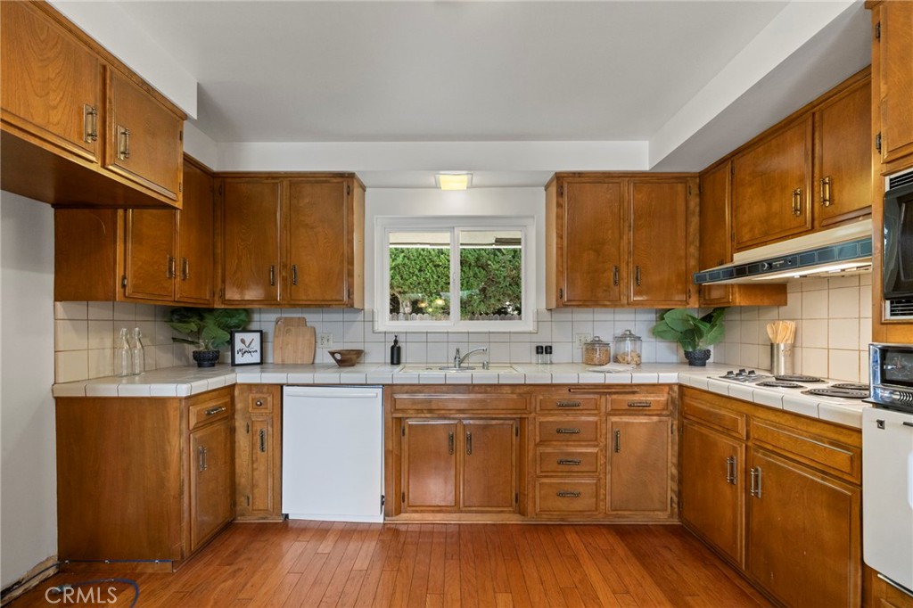956 W 14th Street