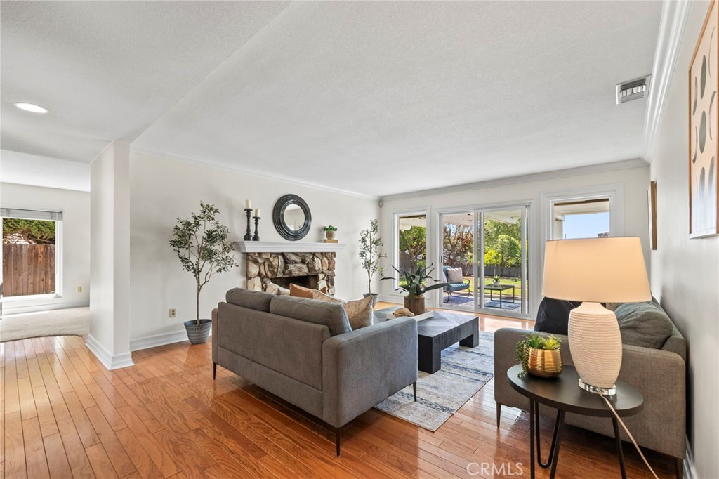 956 W 14th Street