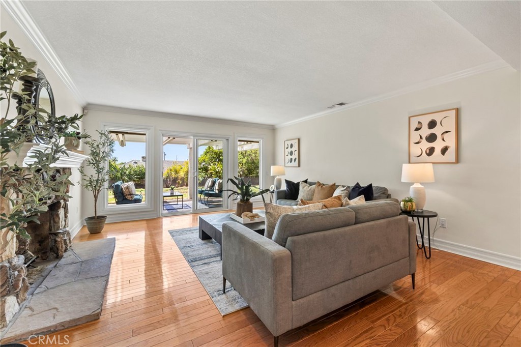 956 W 14th Street