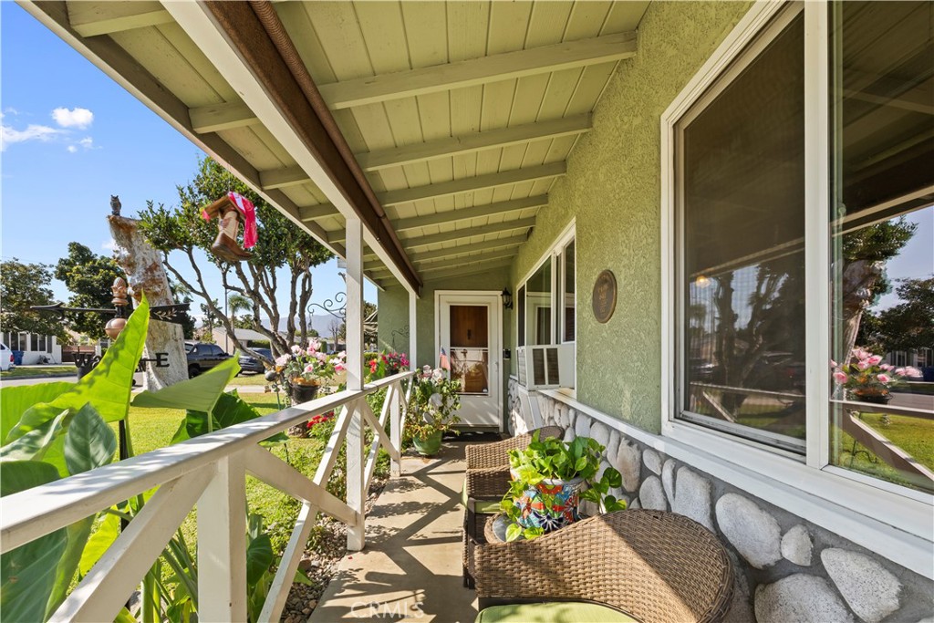 128 N Walnuthaven Drive