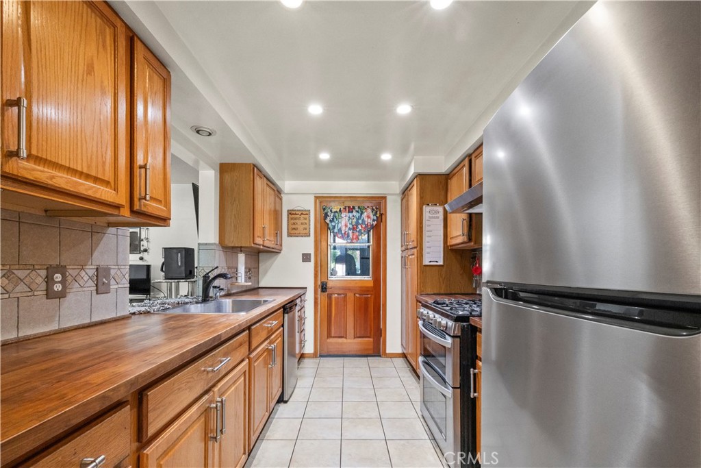 128 N Walnuthaven Drive
