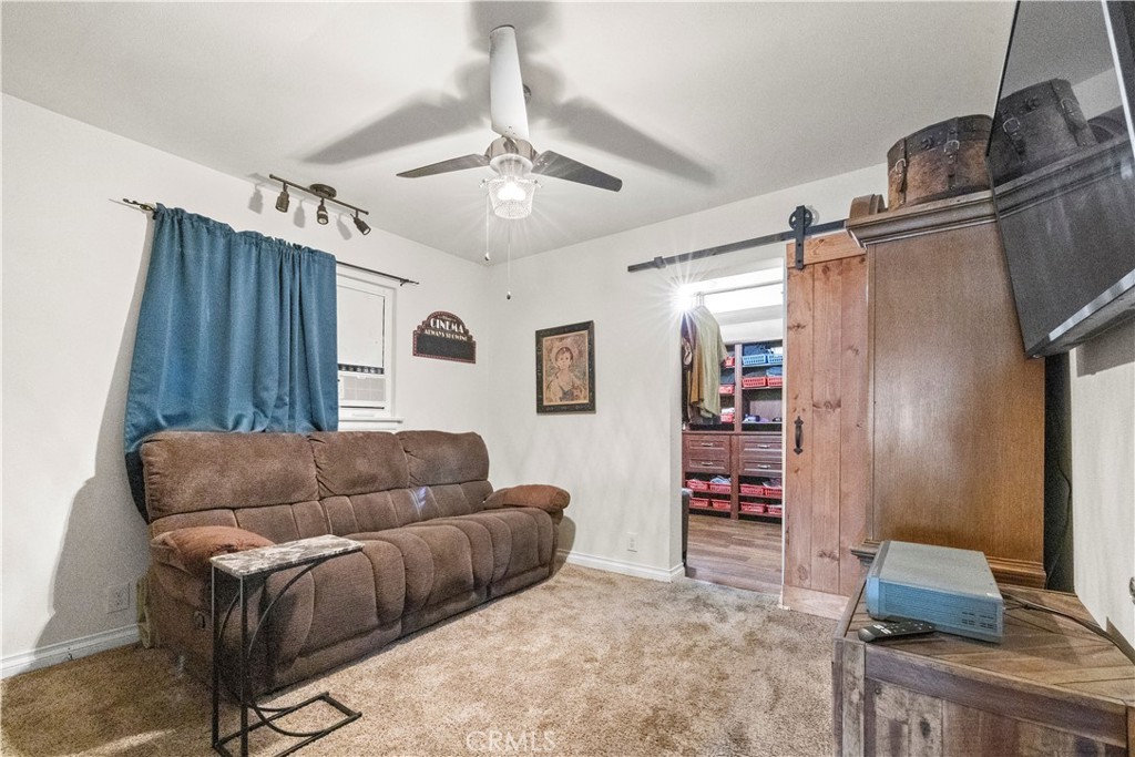 128 N Walnuthaven Drive