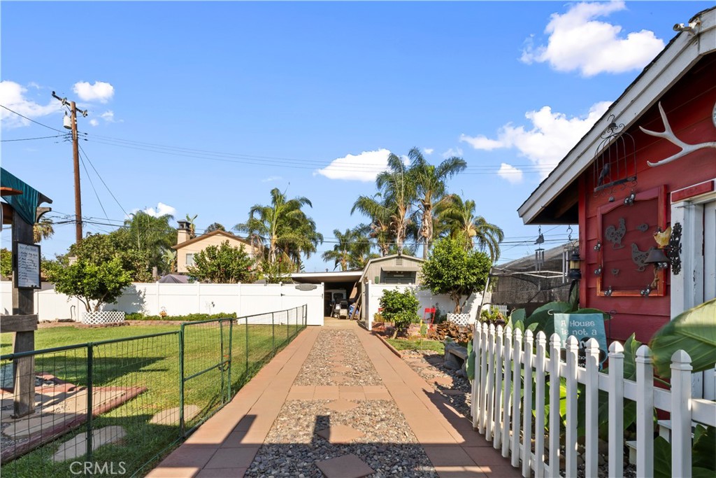 128 N Walnuthaven Drive