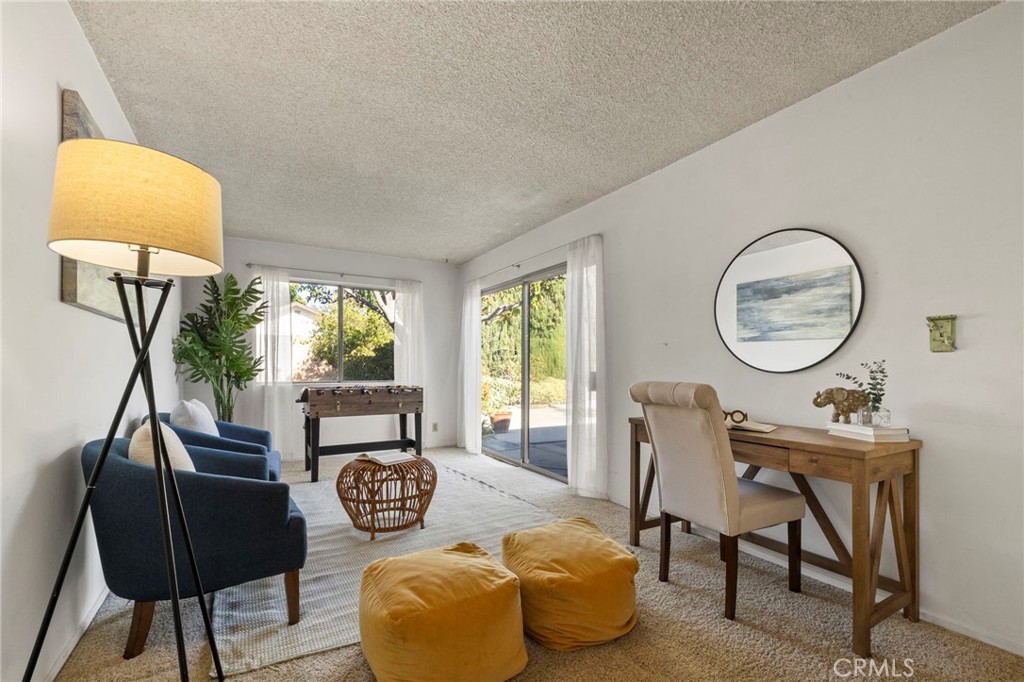 2306 La Sierra Way